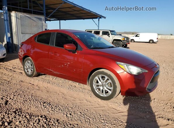 3MYDLBYV2HY187037 2017 TOYOTA YARIS Red Դիմացի տեսք