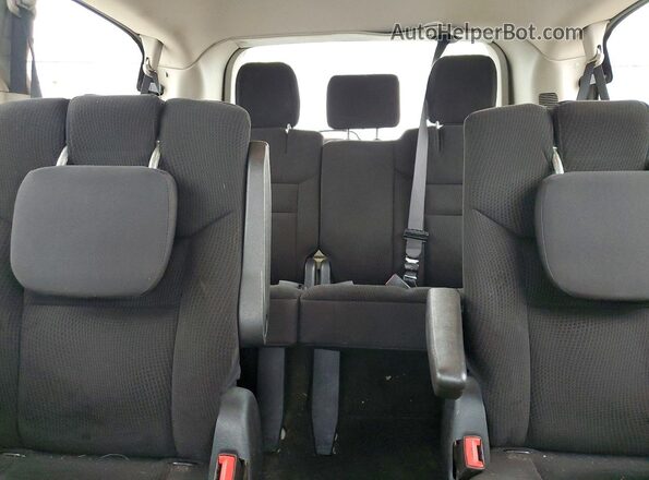 2C4RDGBG8KR798674 2019 DODGE GRAND Silver Rear interior view