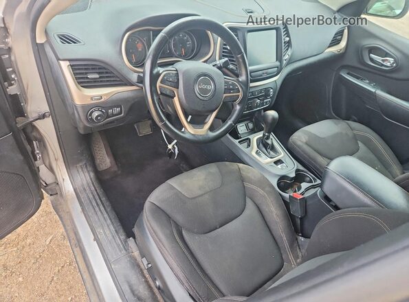 1C4PJLCB1GW376935 2016 JEEP CHEROKEE Silver Սարքավորումների վահանակի տեսք
