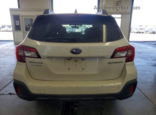 4S4BSAFC5K3374479 2019 SUBARU OUTBACK White Widok wnętrza z przodu