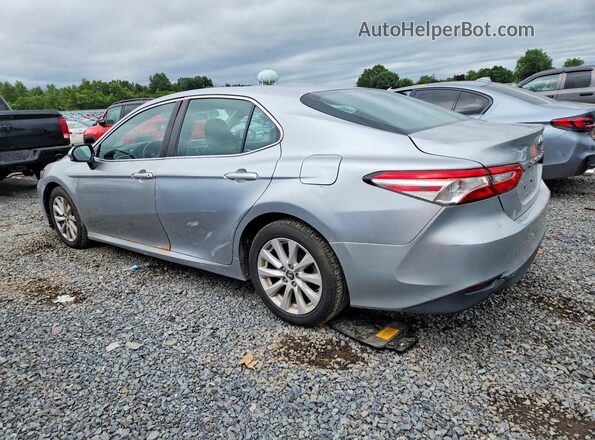 4T1B11HK6JU075468 2018 TOYOTA CAMRY Silver Հետևի աջ