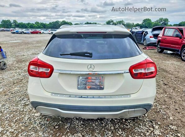WDCTG4EB2JJ436493 2018 MERCEDES-BENZ GLA-CLASS White Front interior view
