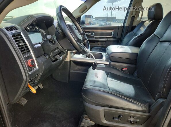 1C6RR7NM0HS877029 2017 RAM 1500 Black Dashboard view