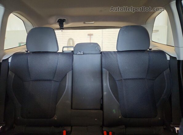 JF2SKAGC8LH467182 2020 SUBARU FORESTER Silver Вид задньої частини салону