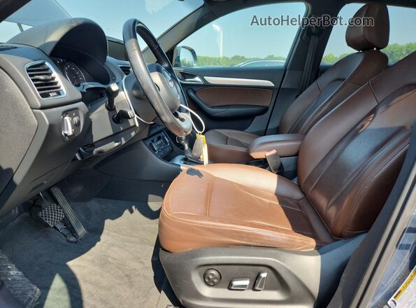 WA1GCCFS6HR015247 2017 AUDI Q3 Blue Dashboard view