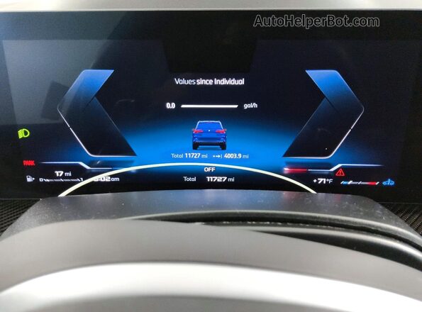 5UX33EU04T9018947 2026 BMW X5 Blue Rear seats view