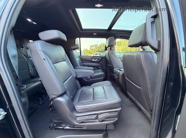 1GNSKDKD5PR106113 2023 CHEVROLET SUBURBAN Black Вид салону спереду