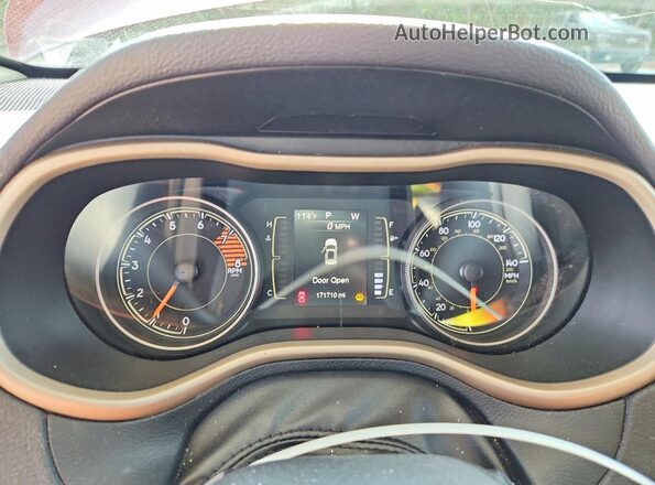 1C4PJLAS5HW617352 2017 JEEP CHEROKEE Red Вид задніх сидінь