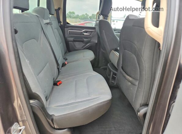1C6SRFBT7KN832344 2019 RAM 1500 Gray უკანა სალონის ხედი