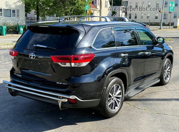 5TDJZRFH4KS582650 2019 TOYOTA HIGHLANDER Black Front right