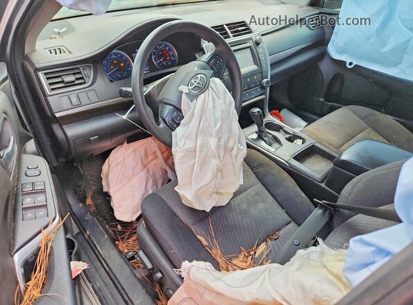 4T1BF1FK9HU384866 2017 TOYOTA CAMRY Серебряный Вид щитка приборов