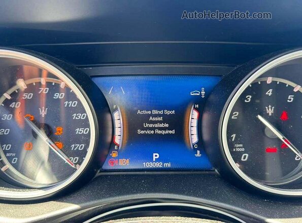 ZN661YUS3JX269795 2018 MASERATI LEVANTE Charcoal Вид панелі приладів