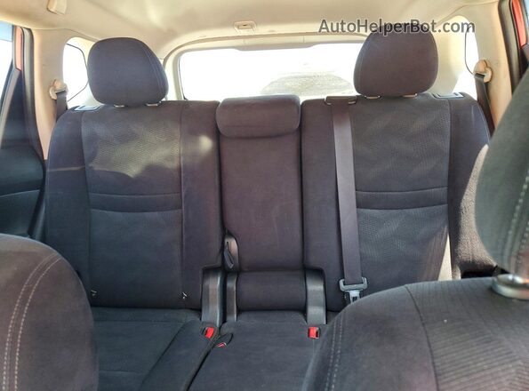 JN8AT2MV8GW142380 2016 NISSAN ROGUE Red Rear interior view