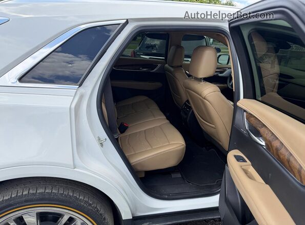 1GYKNERS5MZ182379 2021 CADILLAC XT5 White წინა სალონის ხედი