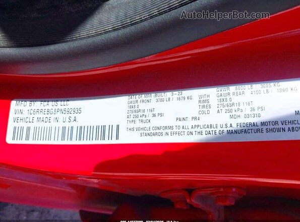 1C6RREBG8PN592935 2023 RAM 1500 Red Vista interior trasera
