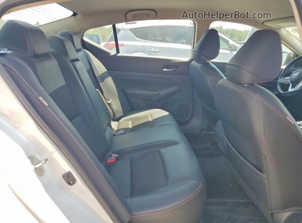 1N4BL4CV0KC167660 2019 NISSAN ALTIMA Белый Вид задней части салона