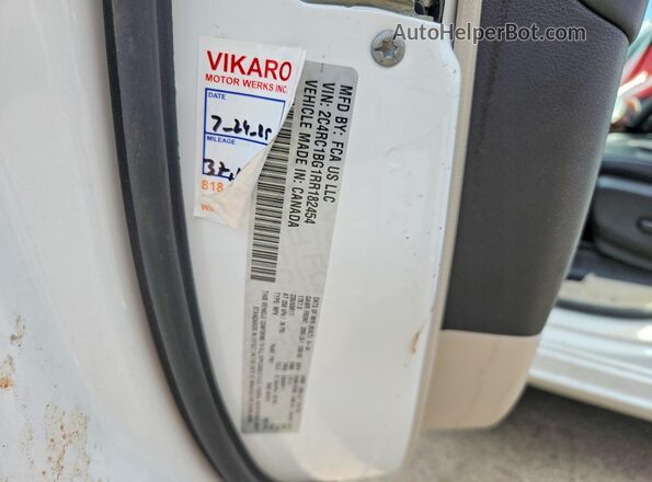 2C4RC1BG1RR182454 2024 CHRYSLER PACIFICA White 360 interior view