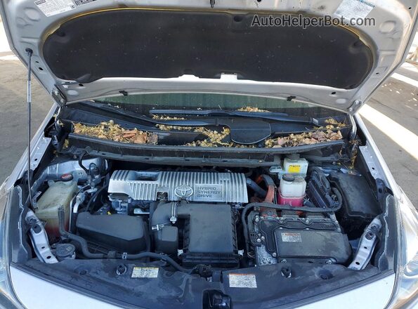 JTDZN3EU0HJ055866 2017 TOYOTA PRIUS Silver ძრავის განყოფილების ხედი