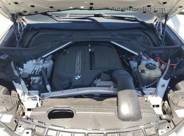 5UXKR2C53G0U17493 2016 BMW X5 White Vista de la etiqueta del VIN