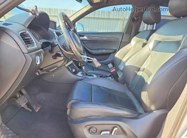 WA1HCCFS4HR006342 2017 AUDI Q3 White Առջևի վահանակի տեսք