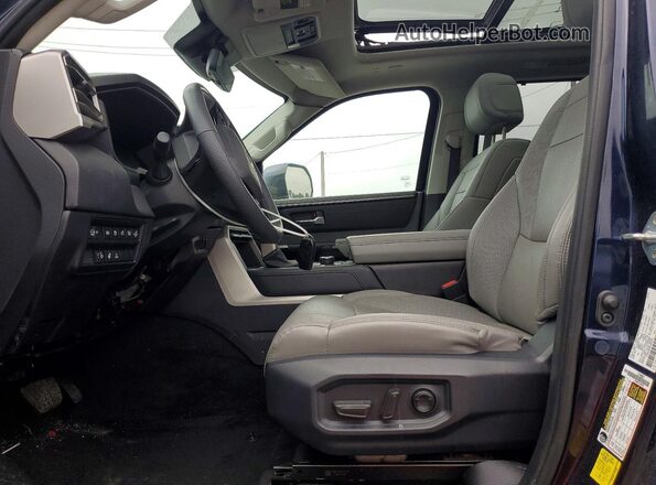 7SVAAABA4RX042694 2024 TOYOTA SEQUOIA Синий Вид панели приборов
