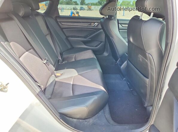 1HGCV1F31KA161963 2019 HONDA ACCORD Белый Вид задней части салона