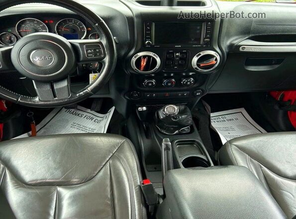 1C4BJWFG2GL182208 2016 JEEP WRANGLER Red უკანა სავარძლების ხედი