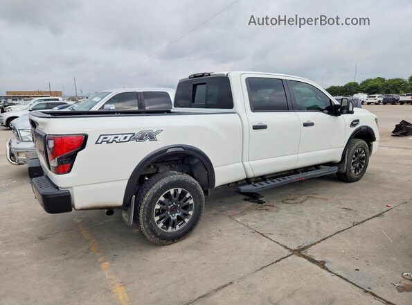 1N6AA1FB9MN513107 2021 NISSAN TITAN White Передня права чверть