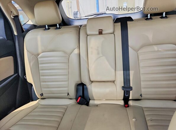 2FMPK3J93LBA57363 2020 FORD EDGE White Вид задньої частини салону