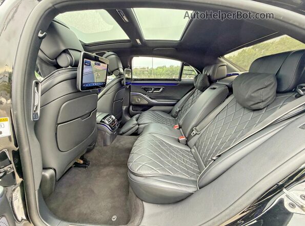 W1K6G7GB8MA052715 2021 MERCEDES-BENZ S Black Widok komory silnika