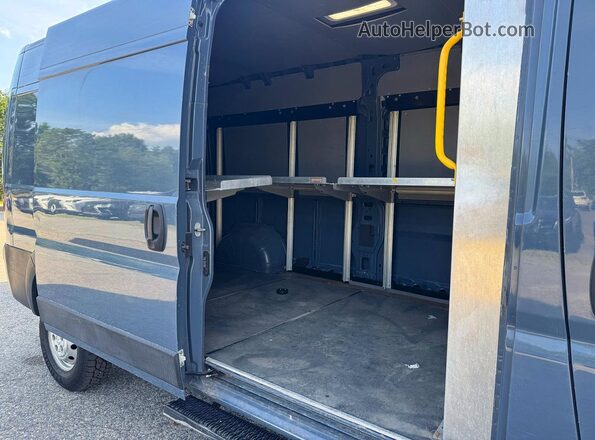 3C6TRVDGXKE518108 2019 RAM PROMASTER Gray Vista interior delantera