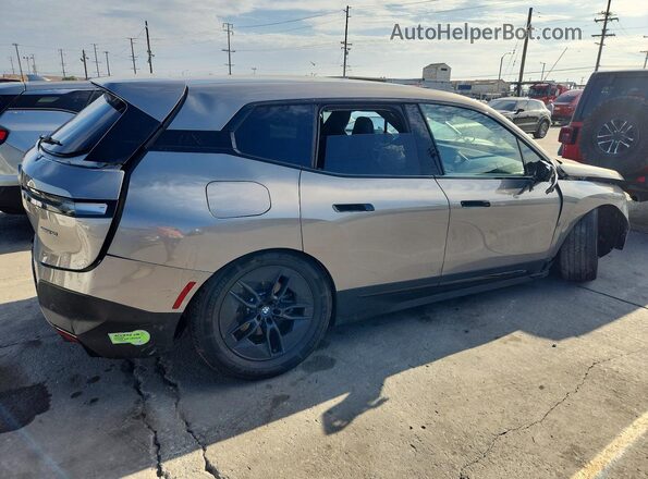 WB523CF03PCM19294 2023 BMW IX Gray Delantero derecho