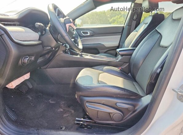 3C4NJDBN9RT138607 2024 JEEP COMPASS White Widok wnętrza z przodu