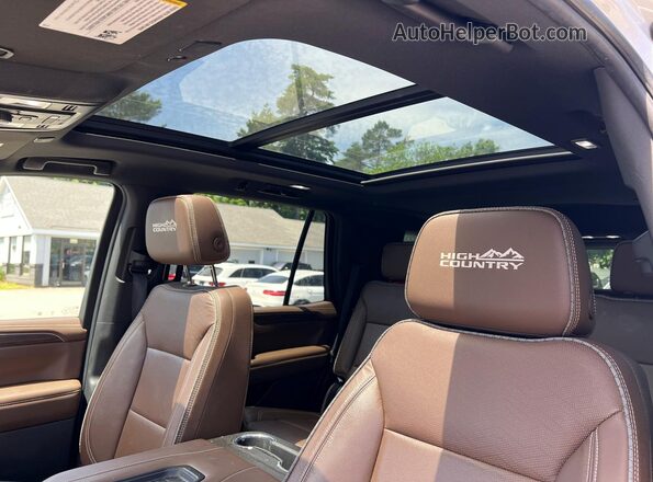1GNSKTKL6MR179746 2021 CHEVROLET TAHOE White Vista del compartimento del motor