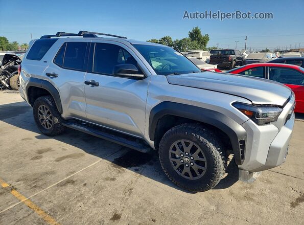 JTEVA5AR7S5003489 2025 TOYOTA 4RUNNER Серебряный Вид спереди