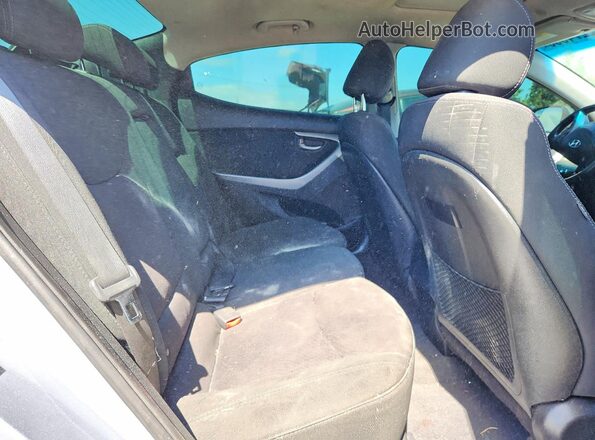 5NPDH4AE9GH672941 2016 HYUNDAI ELANTRA Silver Вид задньої частини салону