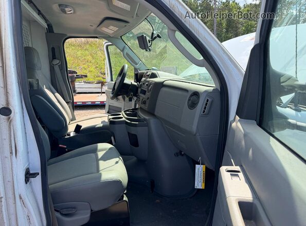 1FDWE3FNXRDD18161 2024 FORD ECONOLINE White უკანა ხედი