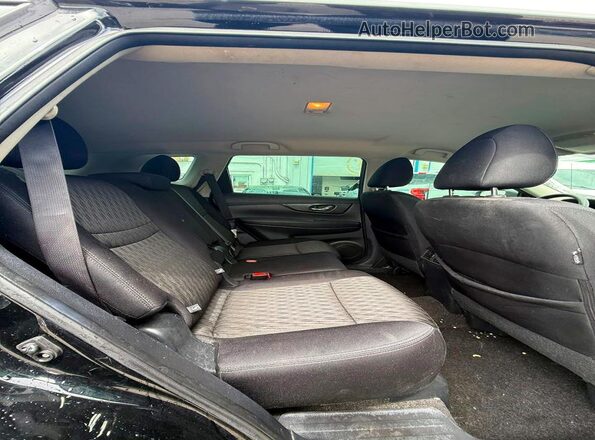 5N1AT2MT6HC802764 2017 NISSAN ROGUE Черный Вид салона спереди