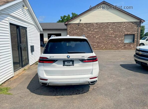 5UX23EM0XS9X97121 2025 BMW X7 White Вид ззаду
