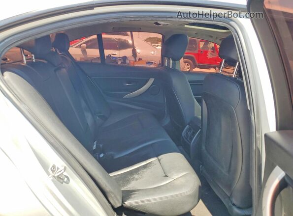 WBA8E1G57HNU13993 2017 BMW 3 SERIES Silver Вид задньої частини салону