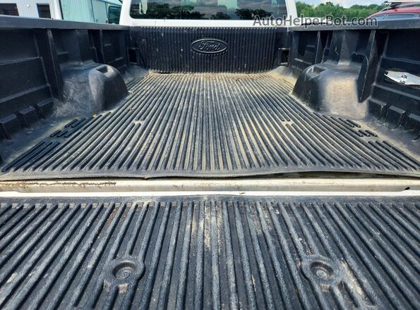 1FTBF2B68GEC68229 2016 FORD F250 White Widok wnętrza z tyłu