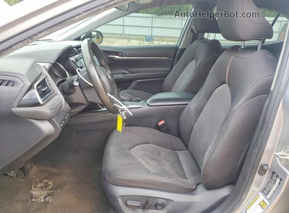 4T1B11HK4KU721317 2019 TOYOTA CAMRY Silver წინა პანელის ხედი
