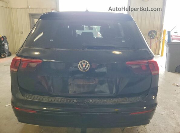 3VV3B7AX7JM106568 2018 VOLKSWAGEN TIGUAN Black Вид салону спереду