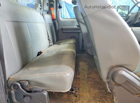 1FT7X2B66GEB97776 2016 FORD F250 White Вид задньої частини салону