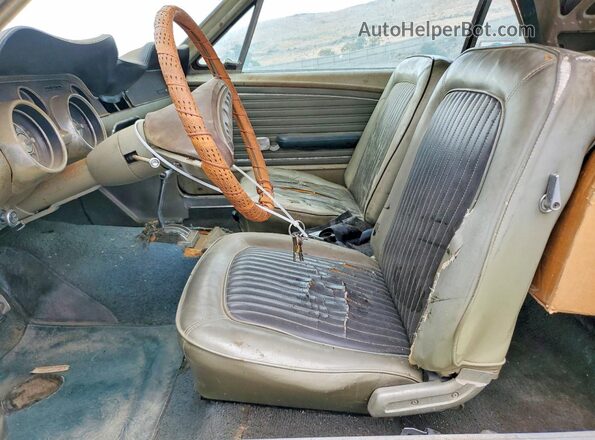 8R01C135435 1968 FORD MUSTANG Green Vista interior delantera