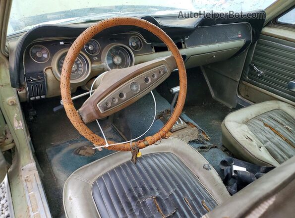 8R01C135435 1968 FORD MUSTANG Green Vista del salpicadero