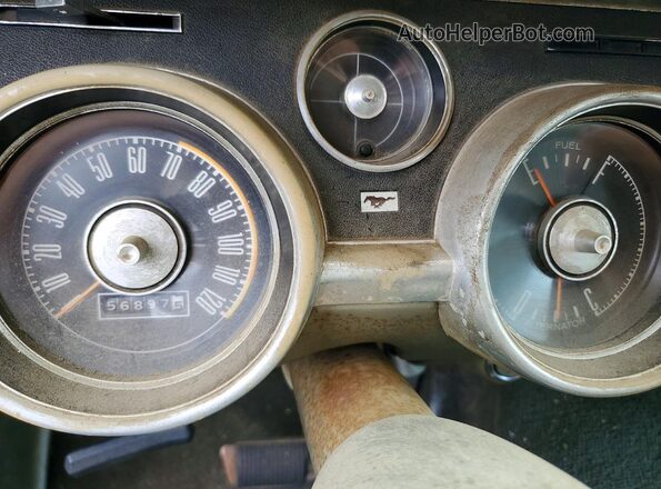 8R01C135435 1968 FORD MUSTANG Green Vista del cuadro de instrumentos