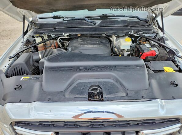 3C6UR4CJ0LG266497 2020 RAM 2500 White Engine compartment view