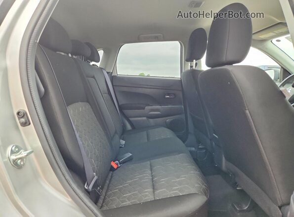 JA4ARUAU3SU000356 2025 MITSUBISHI OUTLANDER Silver Вид підкапотного простору