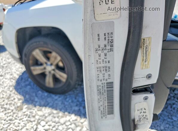 1C4NJDBB6GD719104 2016 JEEP COMPASS White Widok wnętrza 360 stopni